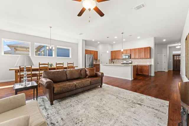 $2,000 | 489 Bridgestone Way, Buda, TX 78610