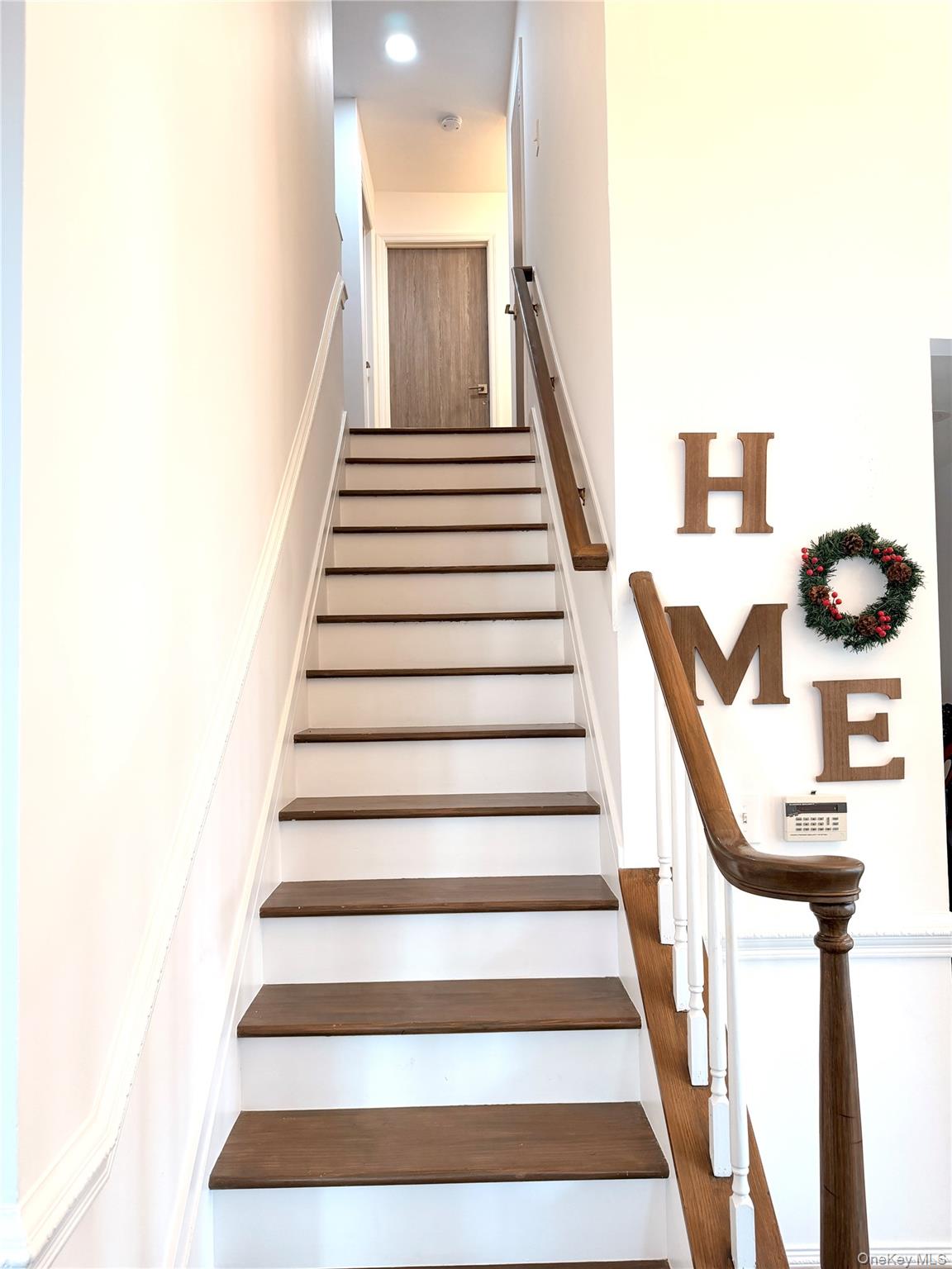 10 Silver Court Ridge, NY 11961 - Photo 6 of 16