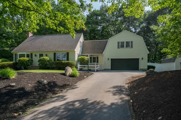 $679,900 | 10 Melba Drive, Hudson, NH 03051