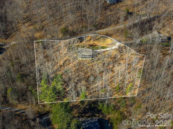 $750,000 | 26 Ashewood Lane, Waynesville, NC 28786