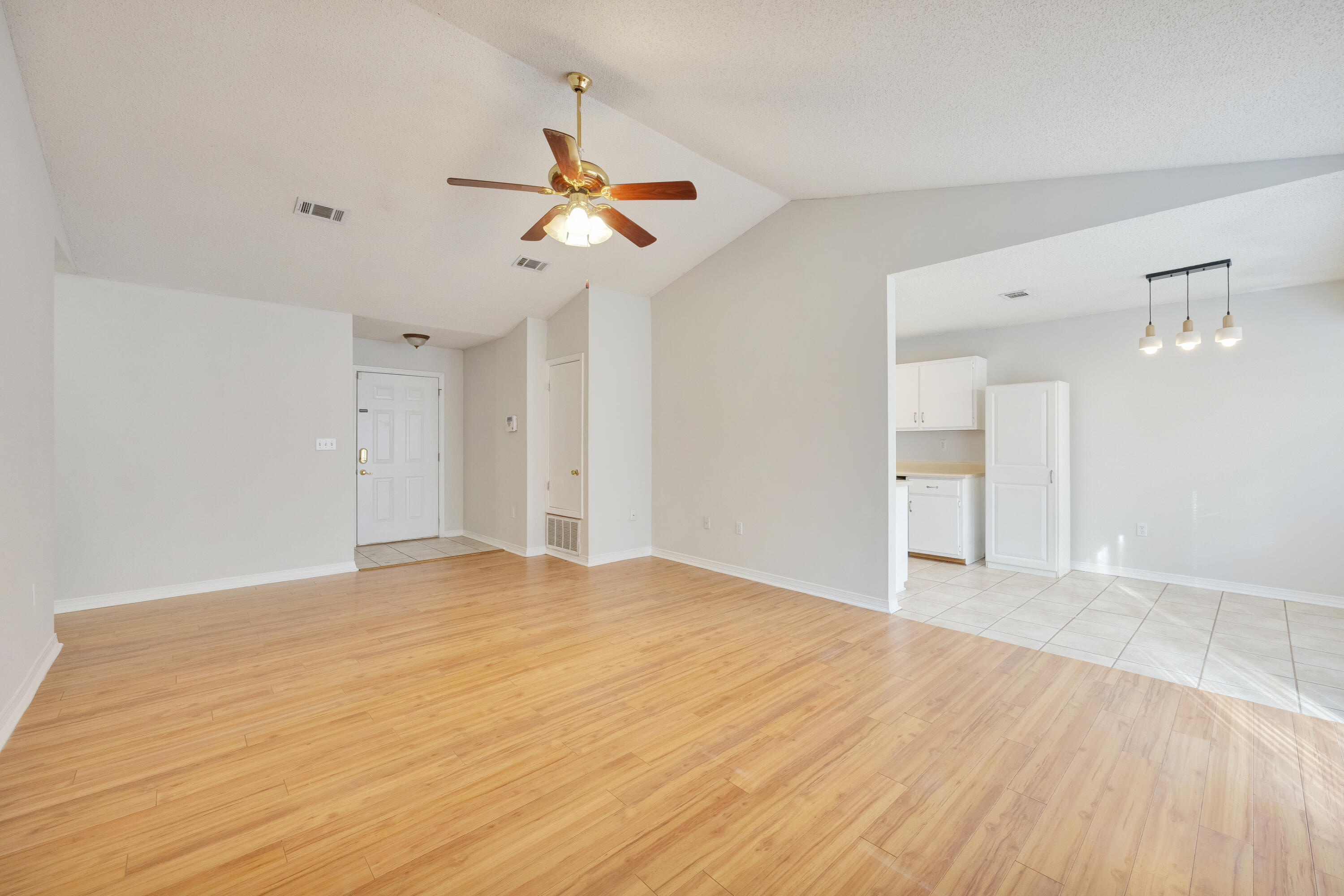 4803 Young Road Crestview, FL 32539 - Photo 5 of 32 6-06