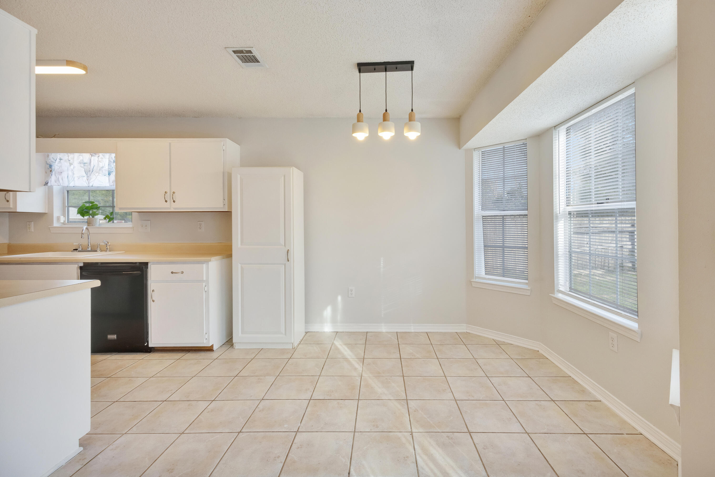 4803 Young Road Crestview, FL 32539 - Photo 8 of 32 9-09