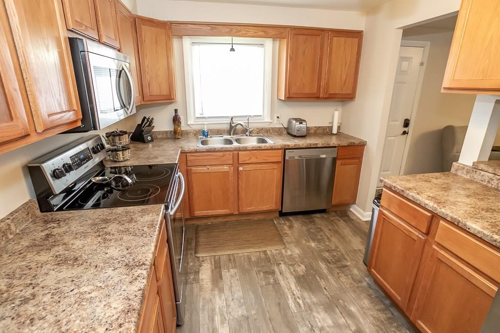 1729 Shawnee Road Indianapolis, IN 46260 - Photo 8 of 34 Gallery Image 8