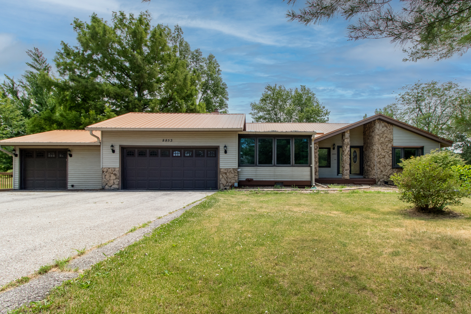 8853 Mill Creek Road Bloomington, IL 61705 - Photo 1 of 67 Gallery Image 1
