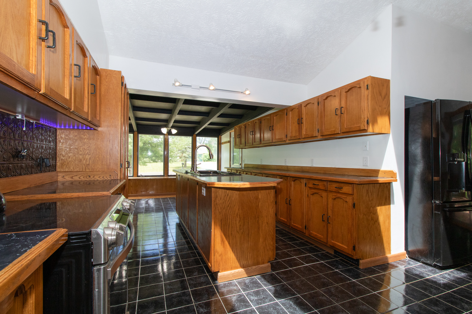 8853 Mill Creek Road Bloomington, IL 61705 - Photo 13 of 67 Gallery Image 13