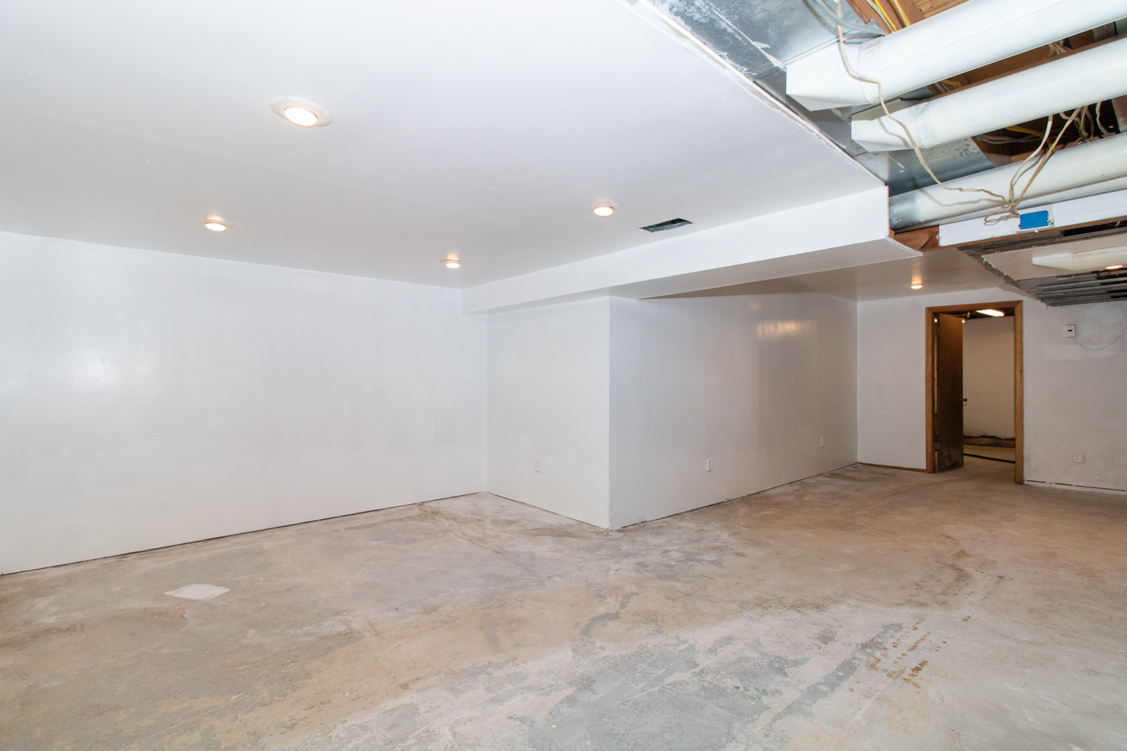 8853 Mill Creek Road Bloomington, IL 61705 - Photo 44 of 67 Gallery Image 44