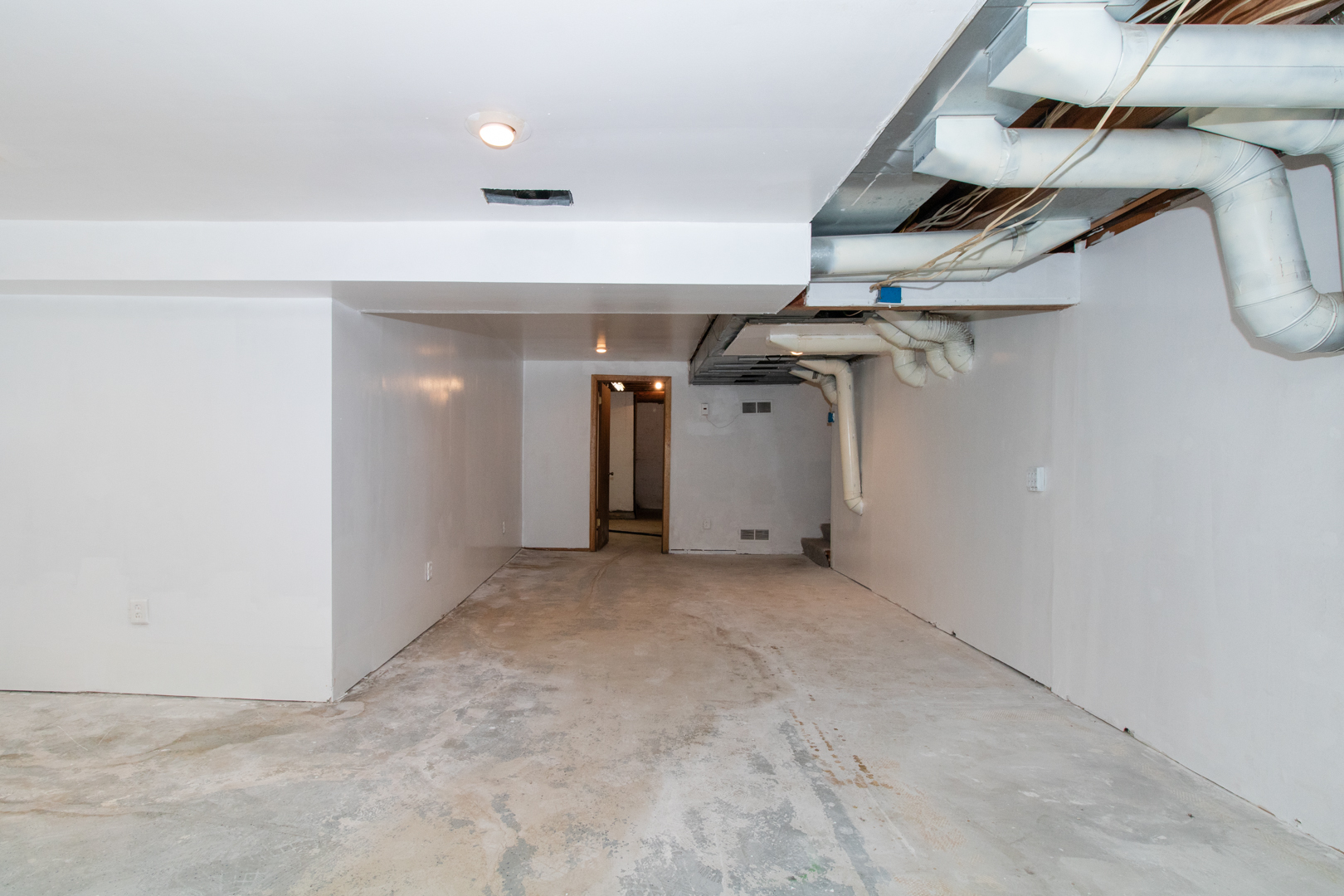8853 Mill Creek Road Bloomington, IL 61705 - Photo 45 of 67 Gallery Image 45