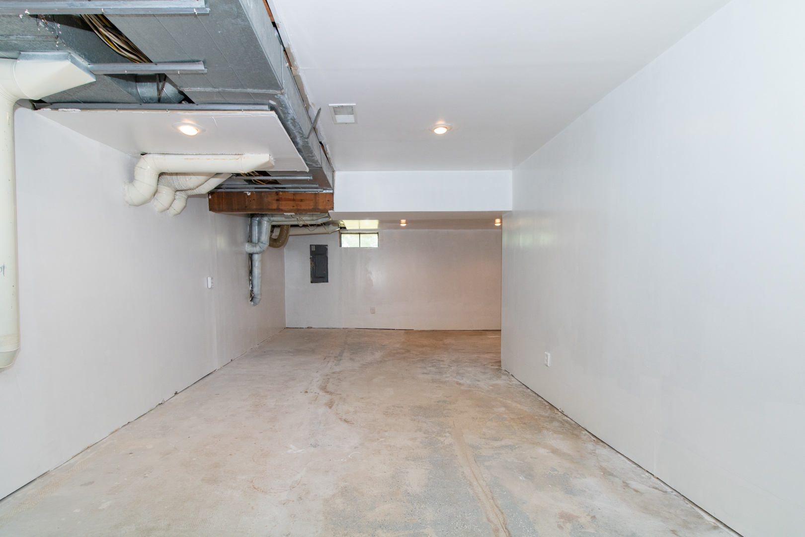8853 Mill Creek Road Bloomington, IL 61705 - Photo 46 of 67 Gallery Image 46