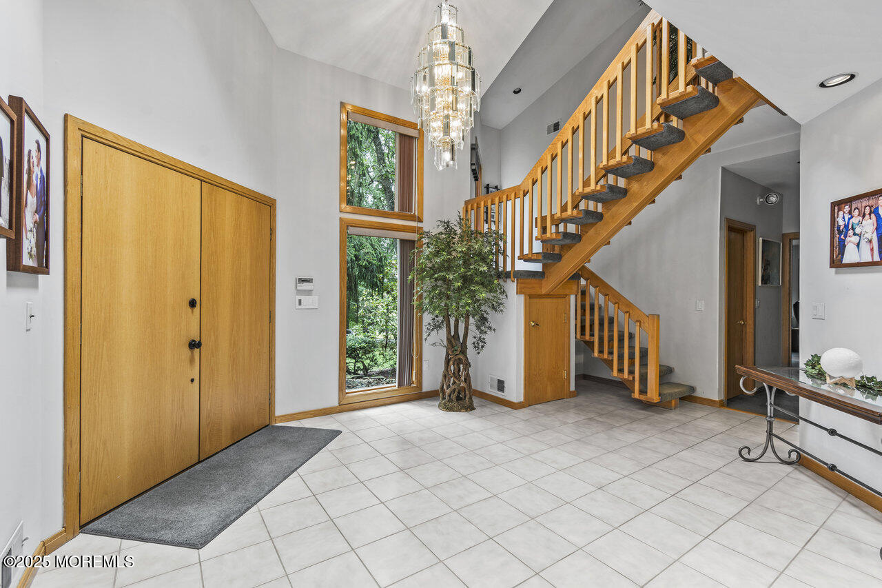 31 Thompson Grove Road Freehold, NJ 07728 - Photo 7 of 54 010_arb_0327_121