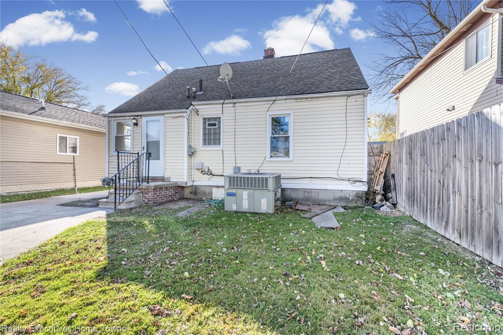 27336 Ridgewood Street Roseville, MI 48066 - Photo 21 of 24