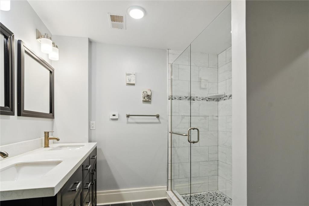 5132 Carnegie Street Pittsburgh, PA 15201 - Photo 13 of 23