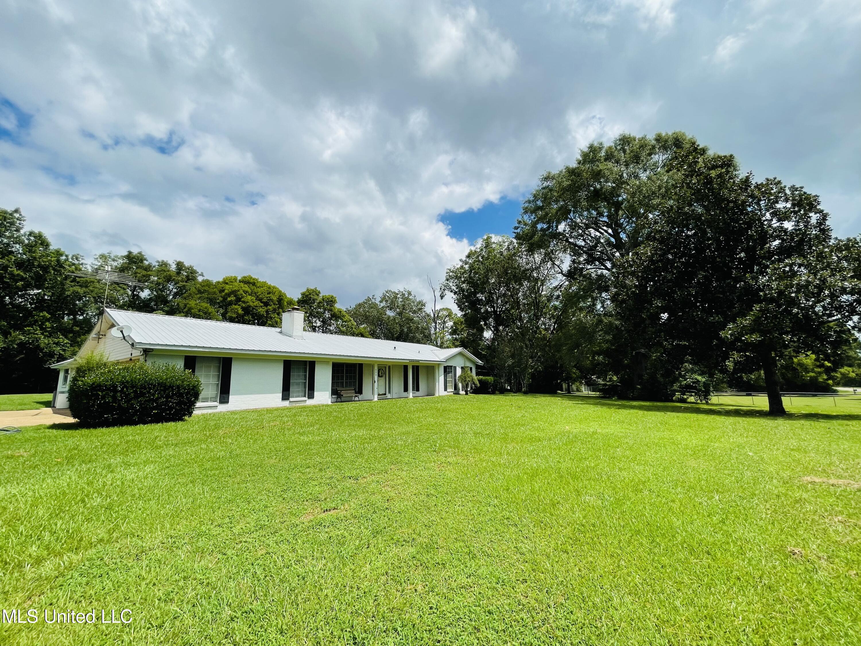 600 Livingston Vernon Road Flora, MS 39071 - Photo 1 of 42 E0676AF8-7775-47C7-8B3A-A7E9D8679E0E