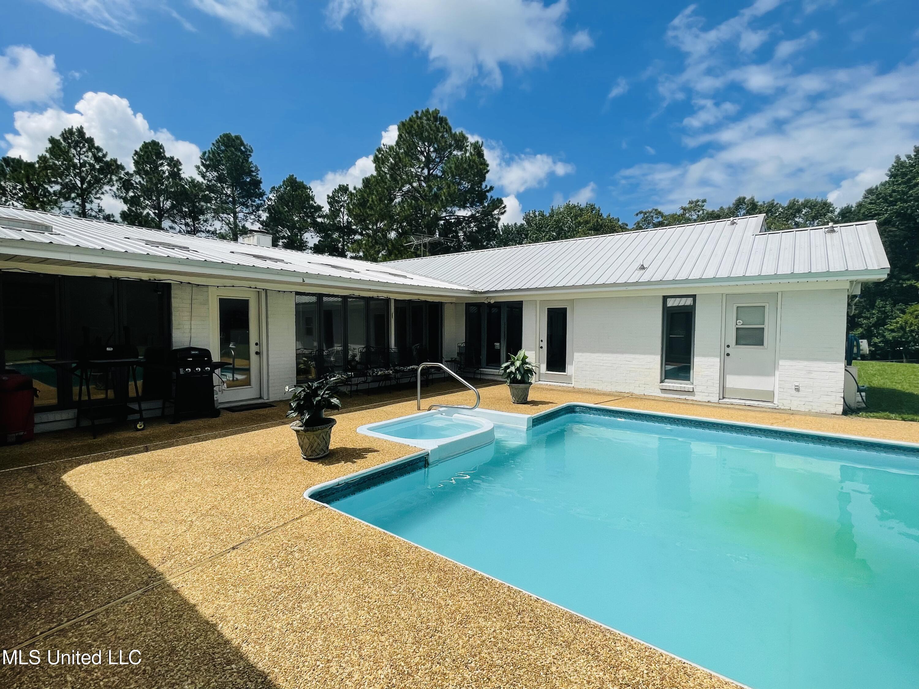 600 Livingston Vernon Road Flora, MS 39071 - Photo 11 of 42 AE8F9DD1-1327-444B-A555-848F2C8DB61A