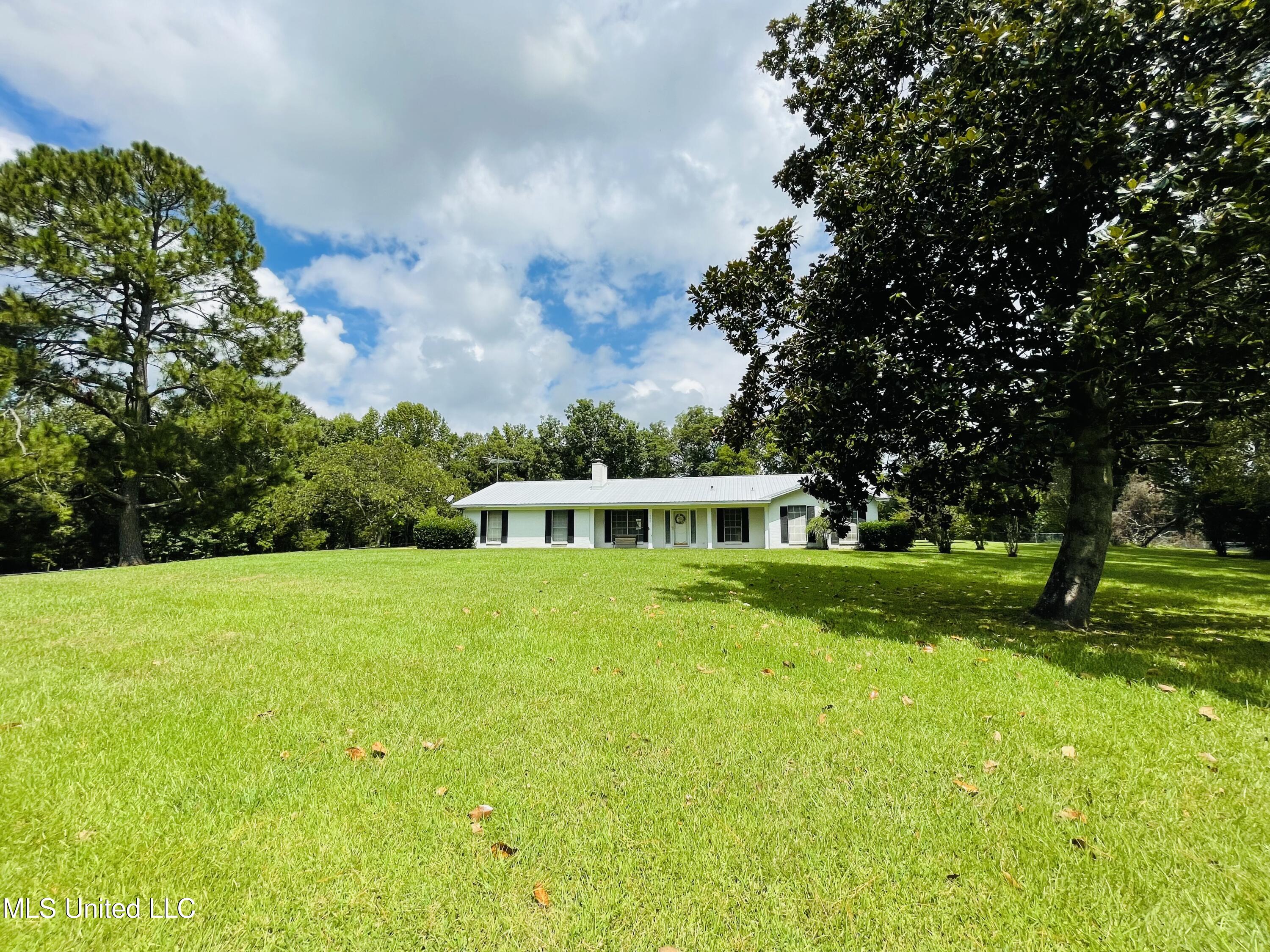 600 Livingston Vernon Road Flora, MS 39071 - Photo 2 of 42 0338C3B7-869C-40A9-9555-16AF5001B66E