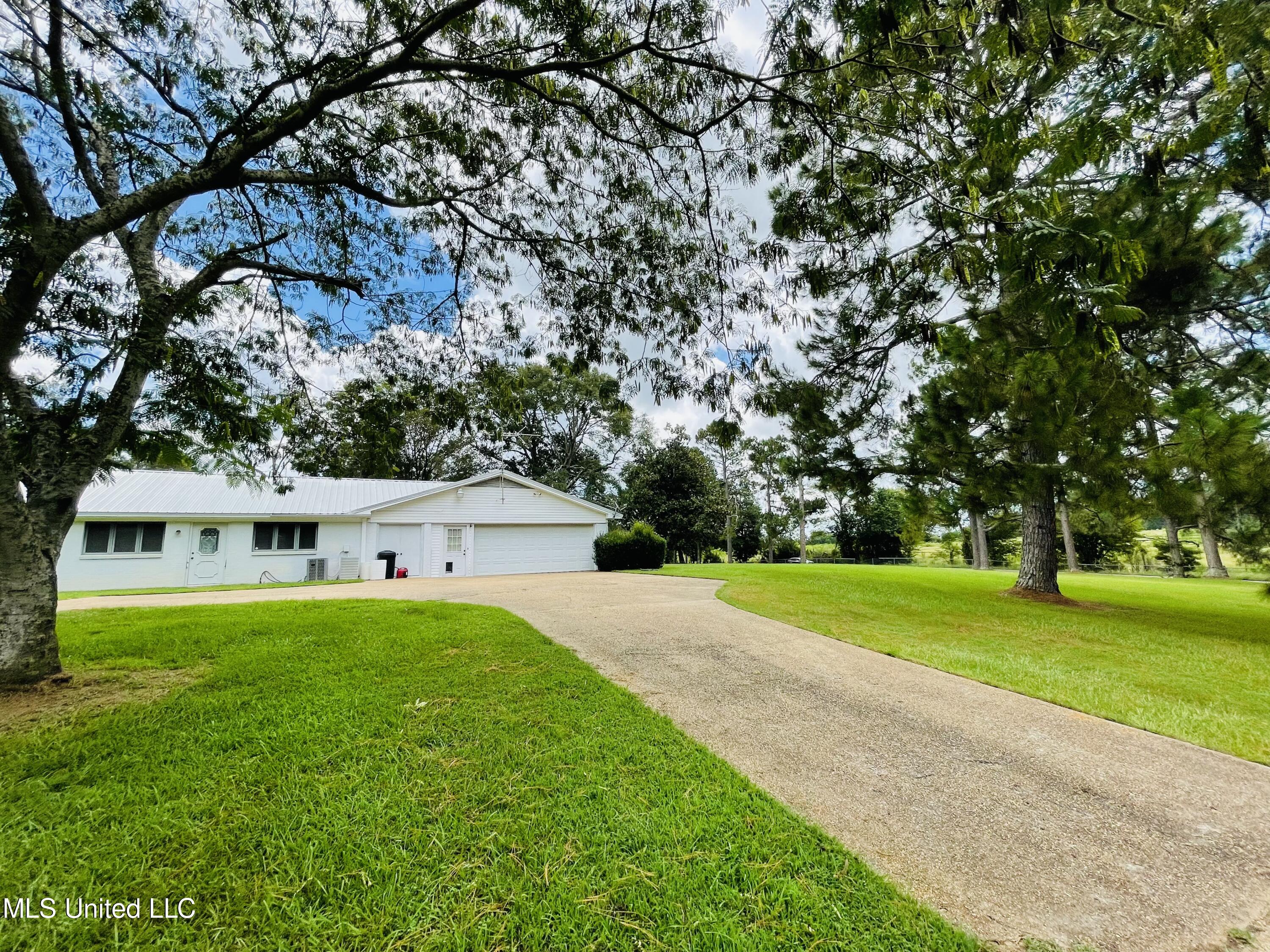 600 Livingston Vernon Road Flora, MS 39071 - Photo 10 of 42 7346AB24-09E6-4110-8E40-C10C6E68AC09