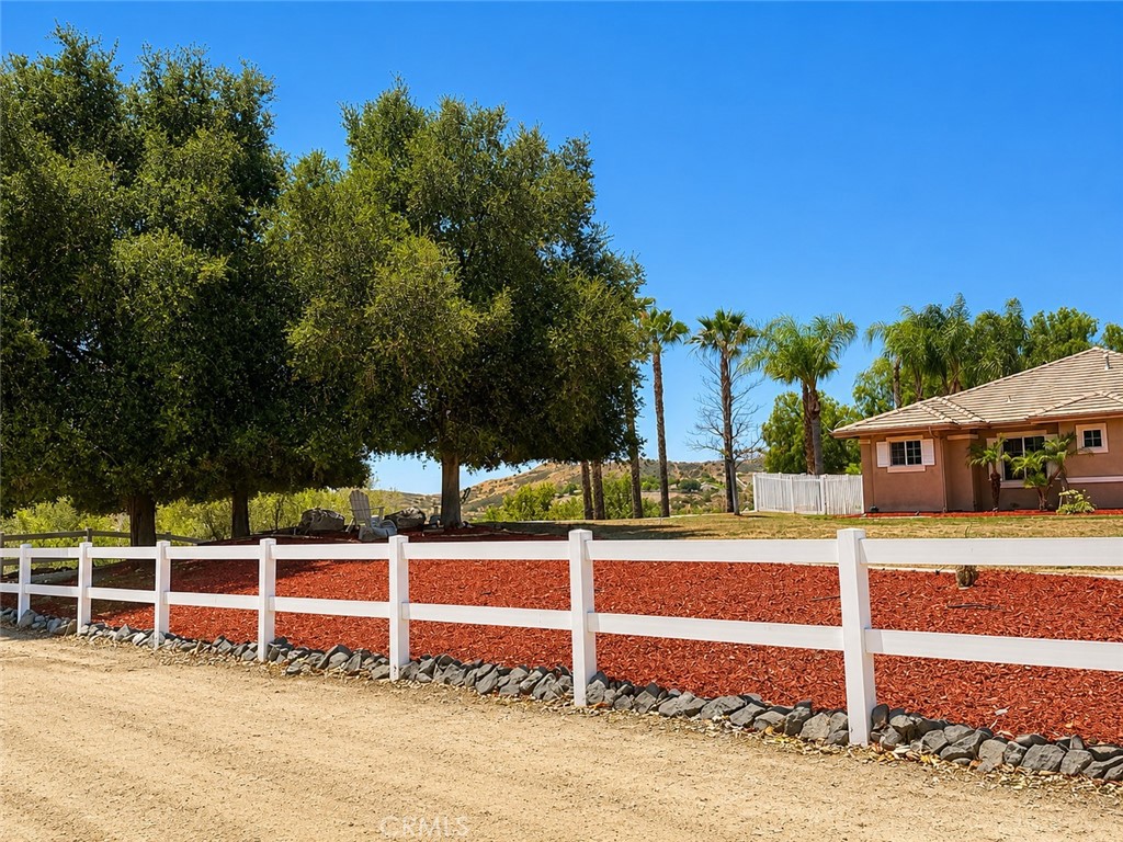 23841 Piedras Road Perris, CA 92570 - Photo 14 of 70 left side front