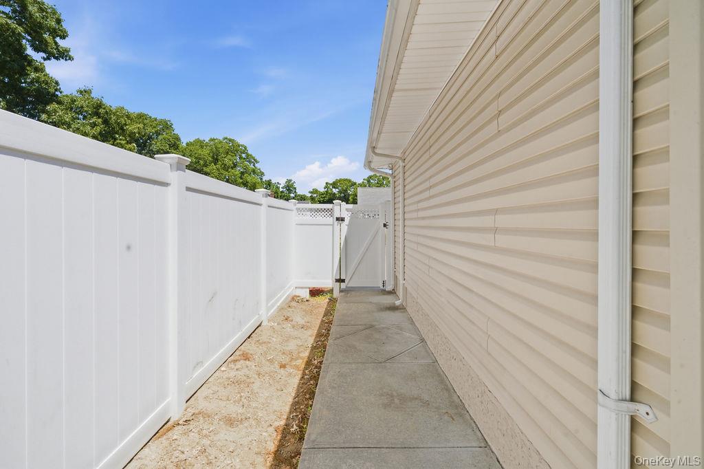 2934 Kinloch Road Wantagh, NY 11793 - Photo 26 of 34