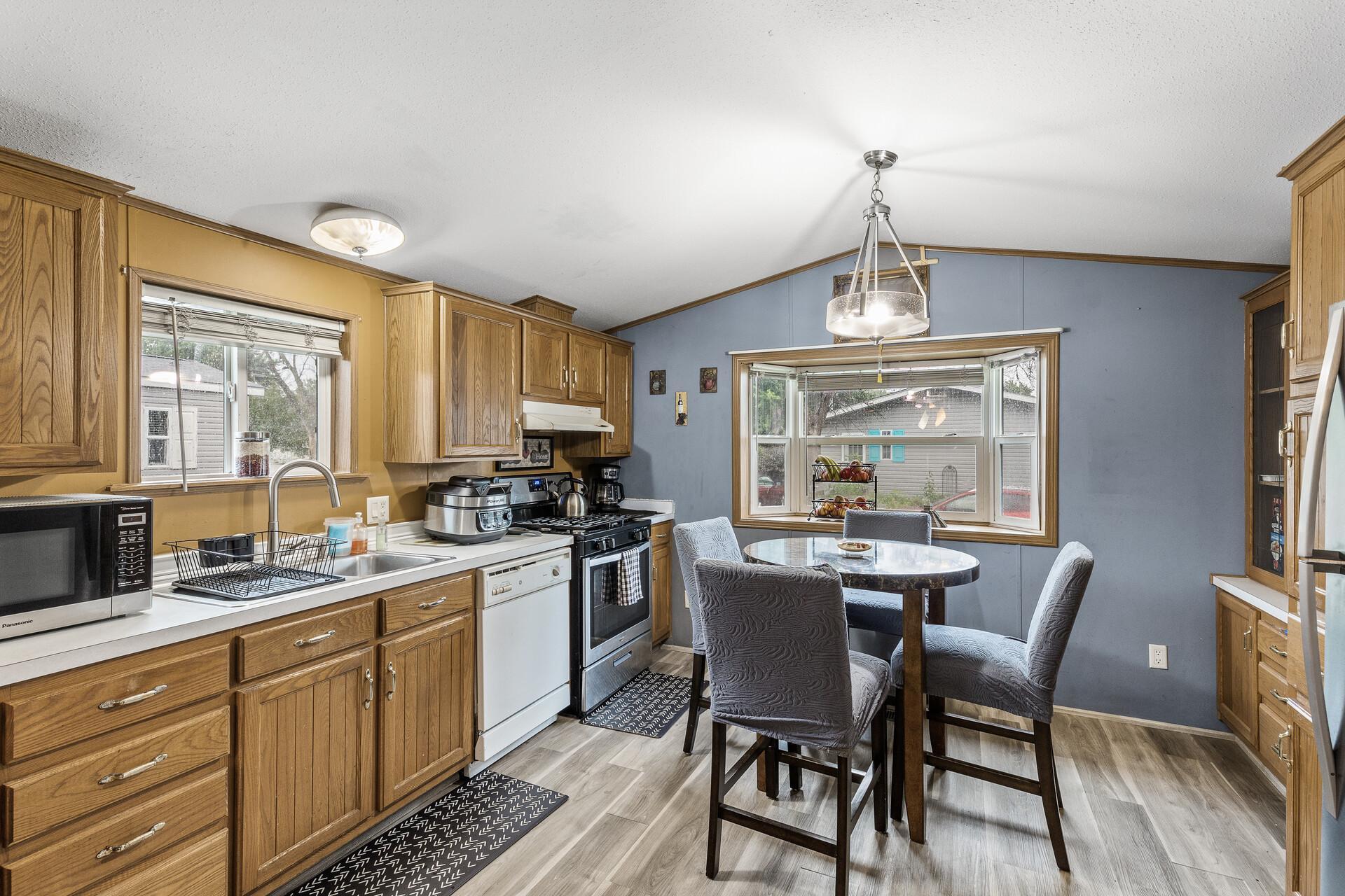 2401 Bison Drive Maplewood, MN 55119 - Photo 16 of 27