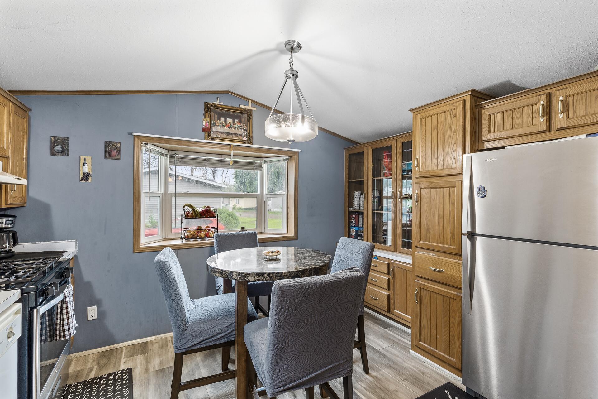 2401 Bison Drive Maplewood, MN 55119 - Photo 17 of 27