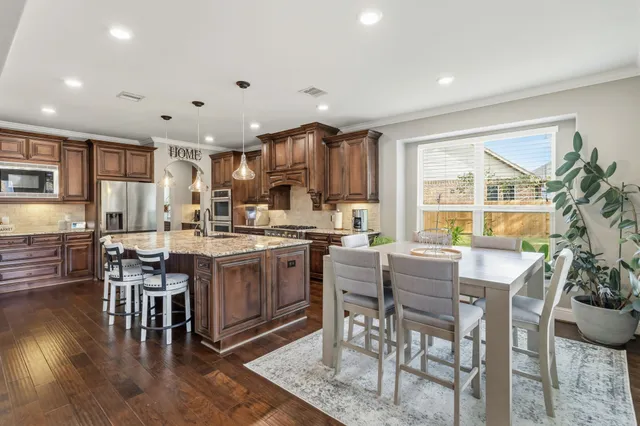 $669,000 | 2187 Graystone Hills Drive, Conroe, TX 77304