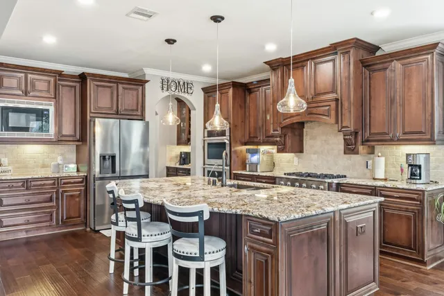 $669,000 | 2187 Graystone Hills Drive, Conroe, TX 77304