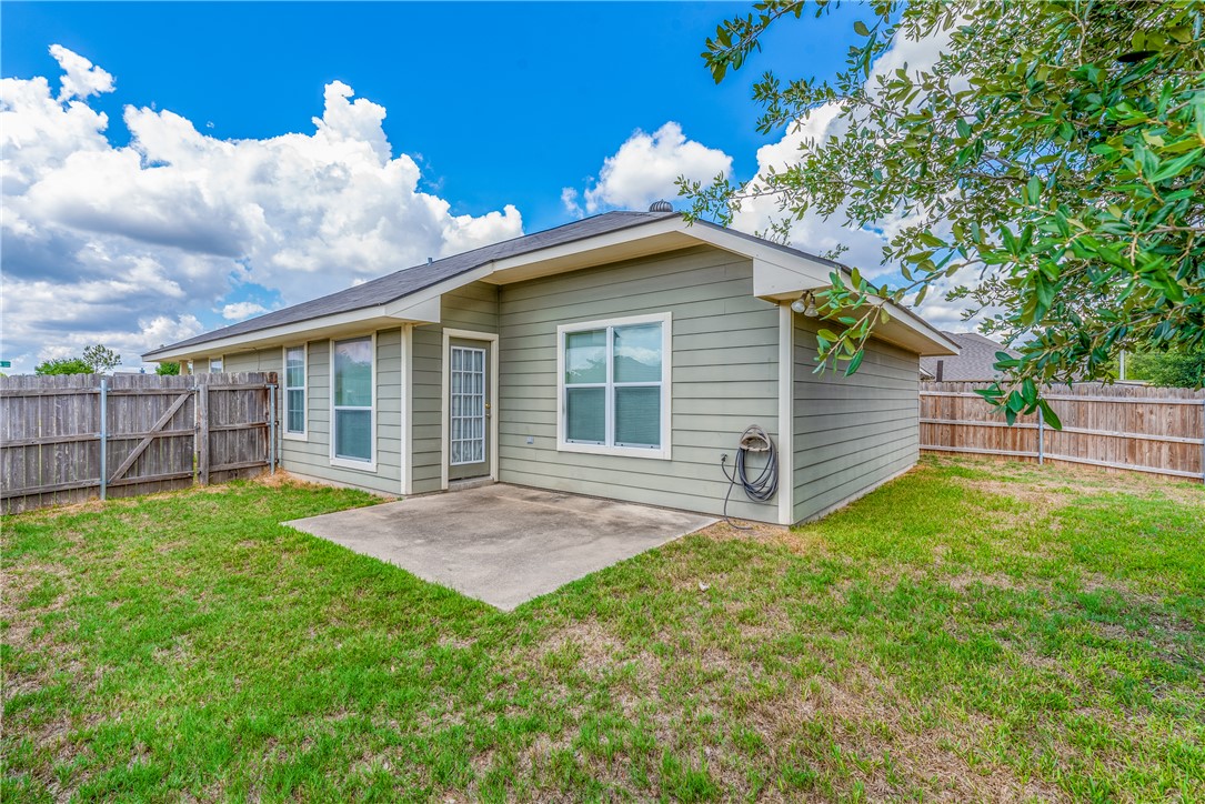 1033 Fallbrook Loop College Station, TX 77845 - Photo 15 of 16