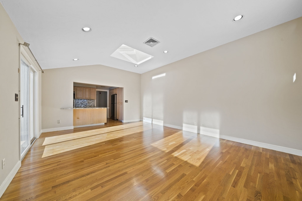 55 Evelyn Road, Unit 55 Needham, MA 02494 - Photo 8 of 33