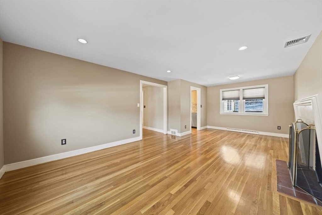 55 Evelyn Road, Unit 55 Needham, MA 02494 - Photo 10 of 33