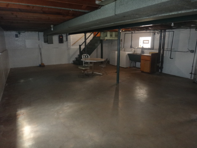 4044 Clinton Avenue Stickney, IL 60402 - Photo 8 of 11 a view of a room with gym equipment