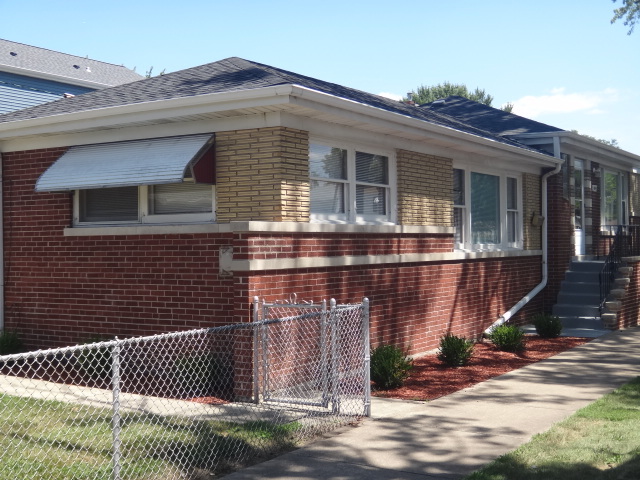 4044 Clinton Avenue Stickney, IL 60402 - Photo 10 of 11 a front view of a house