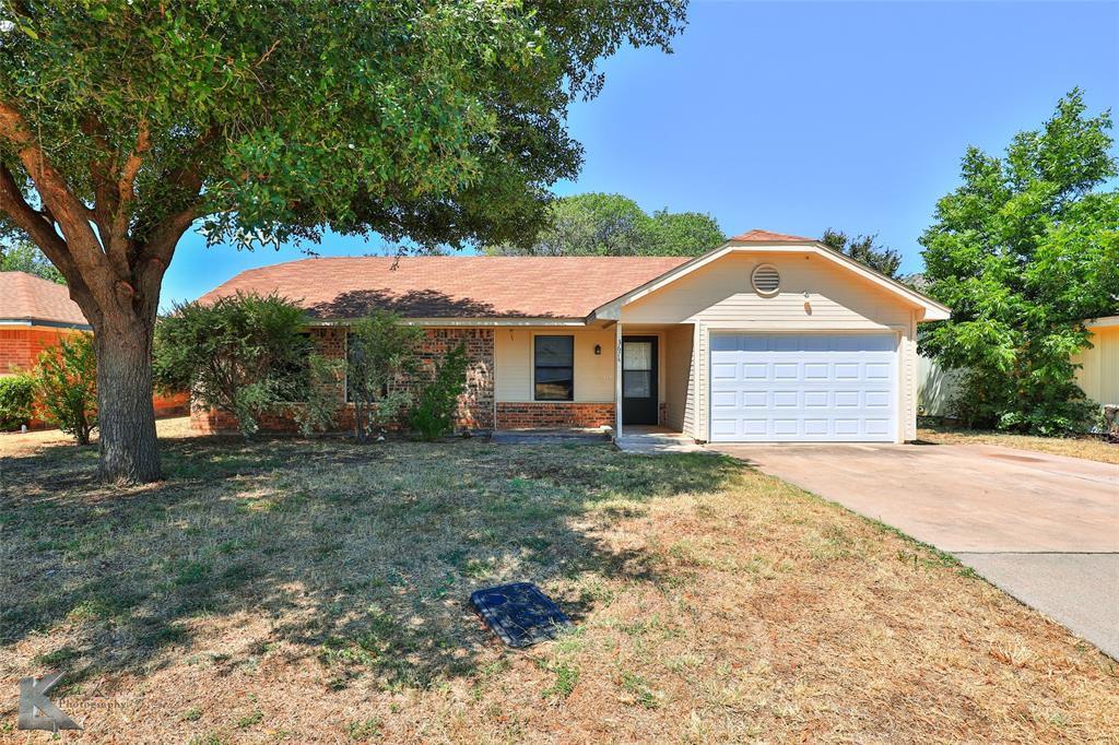 3674 Radcliff Road Abilene, TX 79602 - Photo 2 of 37