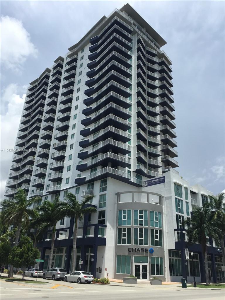 275 Northeast 18th St Unit 2101  