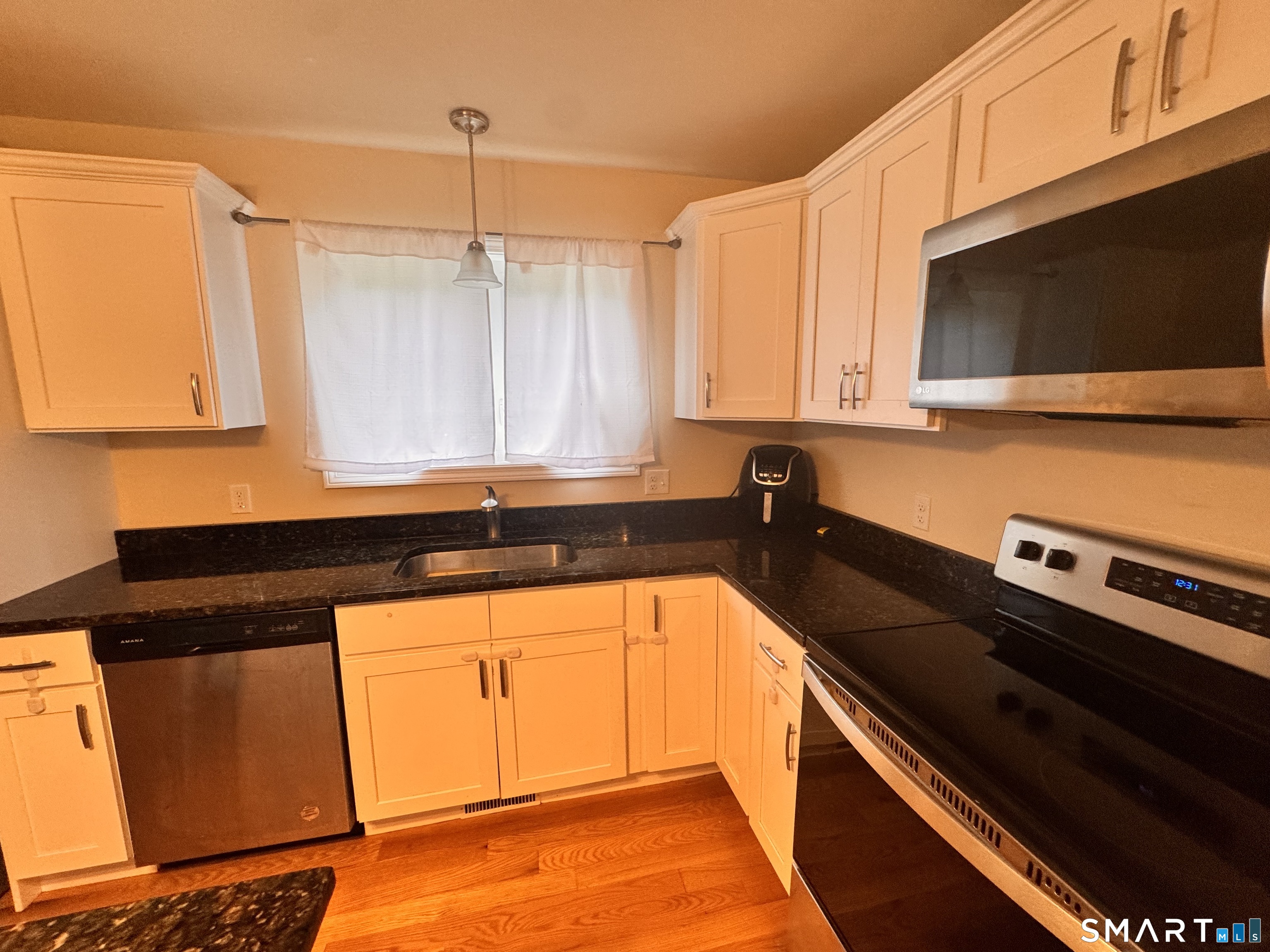123 Whalehead Road Ledyard, CT 06335 - Photo 2 of 14
