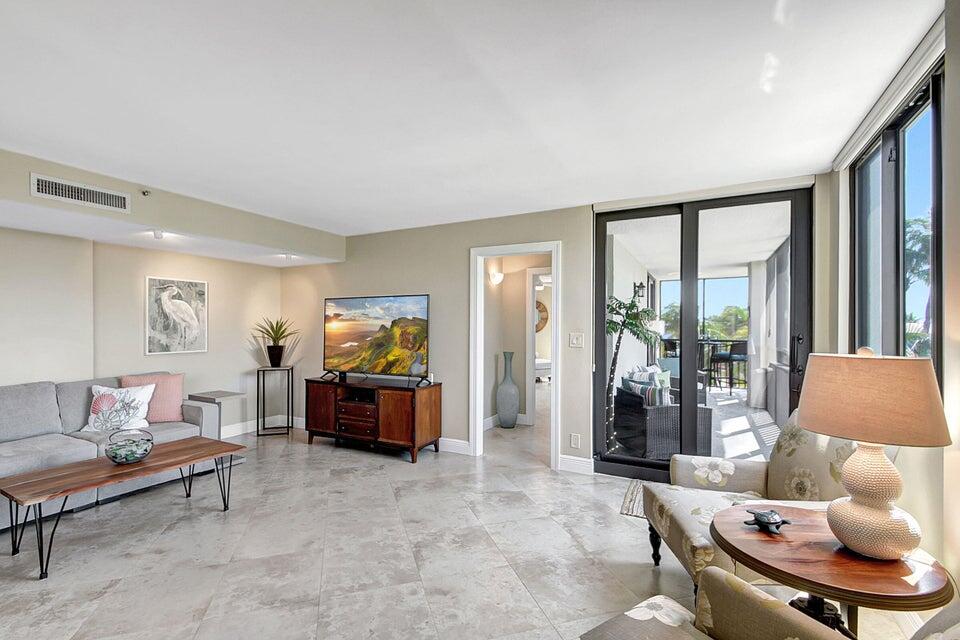 3400 South Ocean Boulevard, Unit 4A Highland Beach, FL 33487 - Photo 26 of 47 Interior