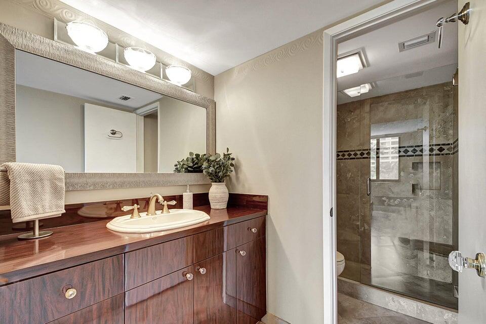 3400 South Ocean Boulevard, Unit 4A Highland Beach, FL 33487 - Photo 34 of 47 Bath