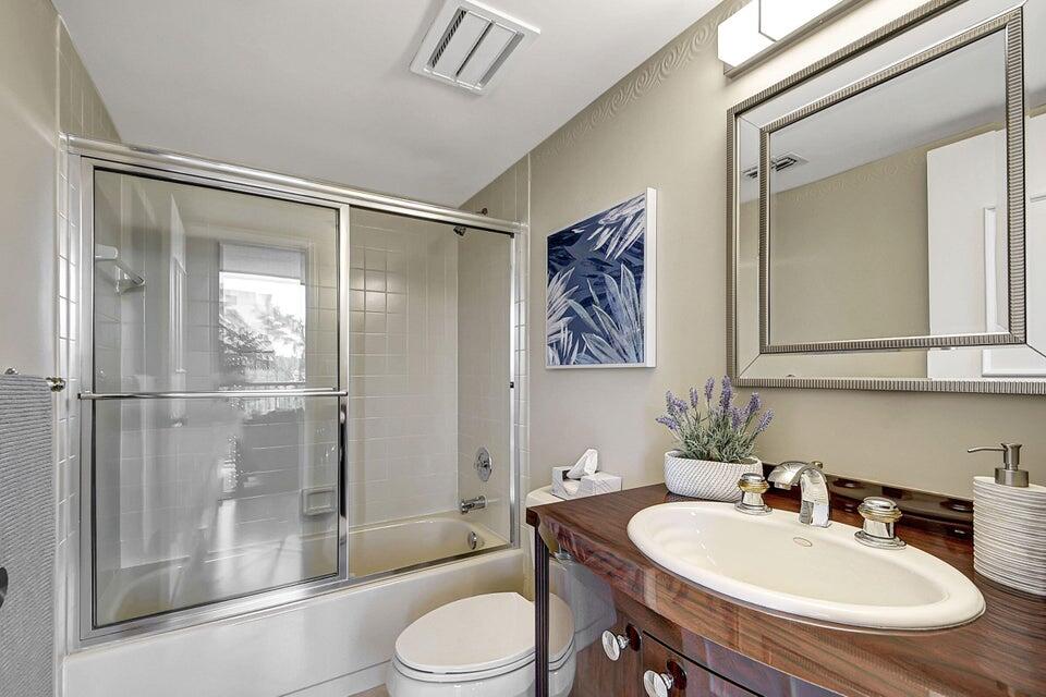 3400 South Ocean Boulevard, Unit 4A Highland Beach, FL 33487 - Photo 37 of 47 2nd bath