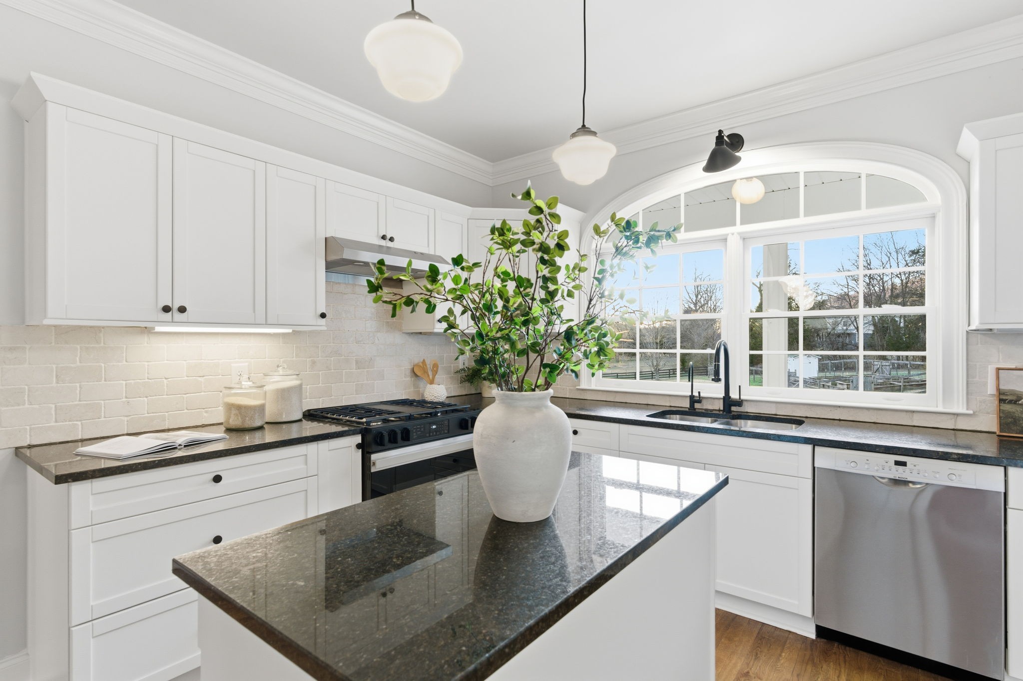 8756 Poplar Creek Road Nashville, TN 37221 - Photo 14 of 55