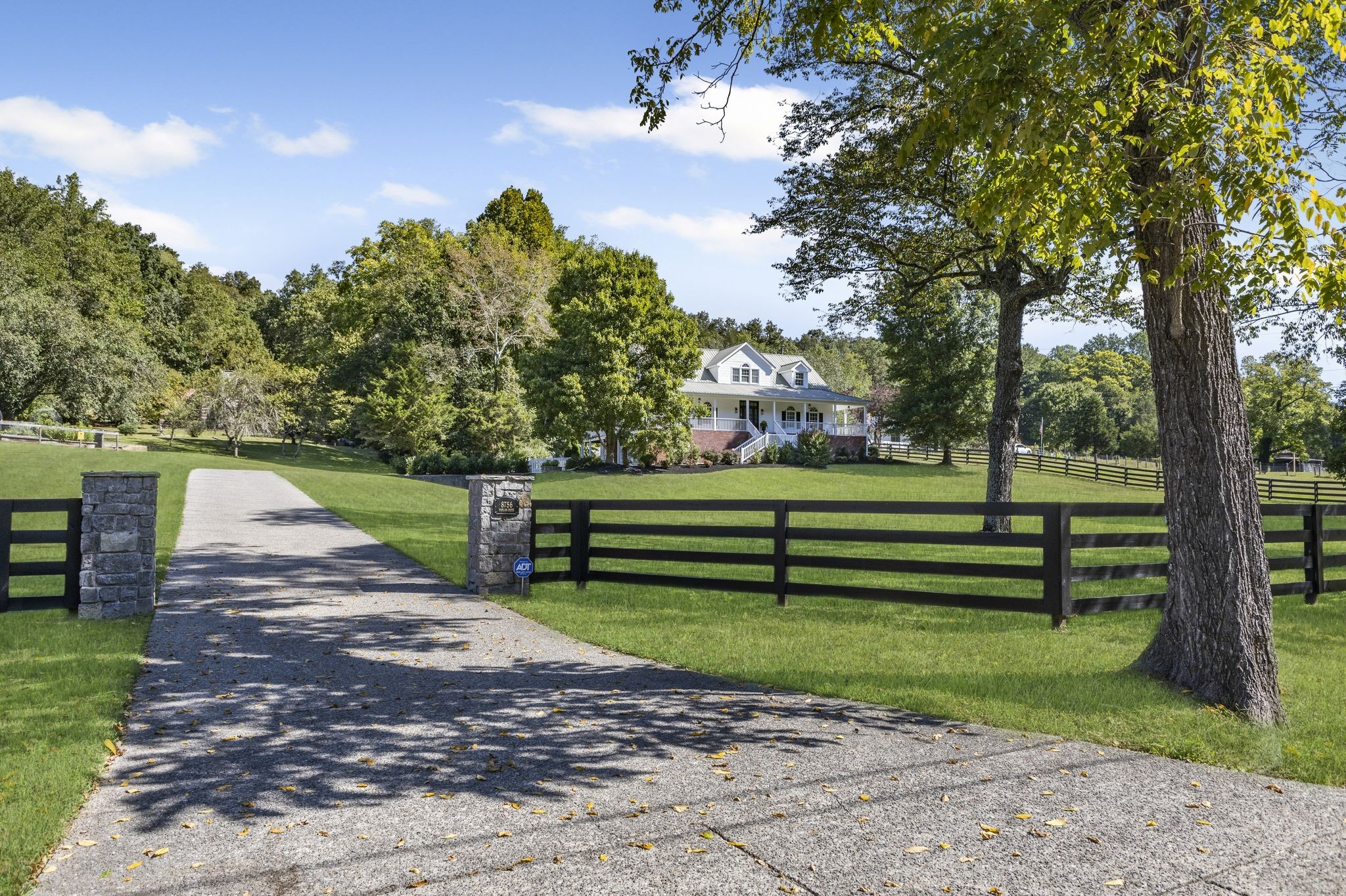 8756 Poplar Creek Road Nashville, TN 37221 - Photo 3 of 55