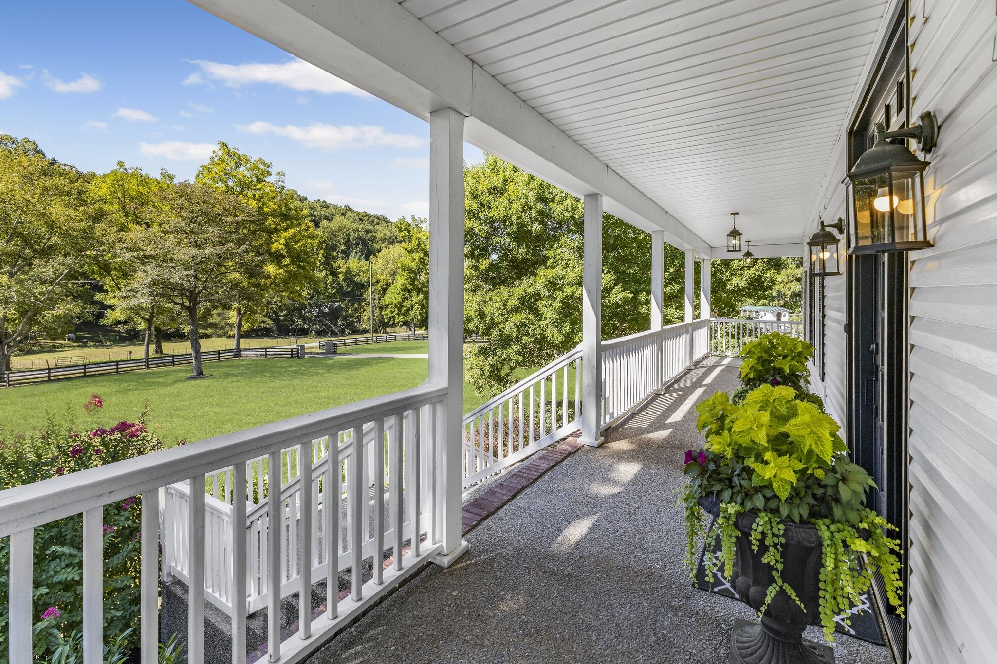 8756 Poplar Creek Road Nashville, TN 37221 - Photo 5 of 55