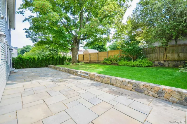 $4,695 | 404 Columbus Avenue, Unit LEFT SIDE, West Harrison, NY 10604