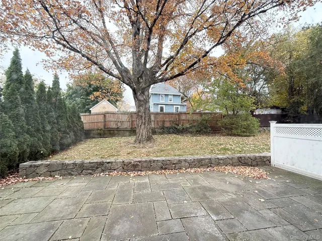 $4,695 | 404 Columbus Avenue, Unit LEFT SIDE, West Harrison, NY 10604