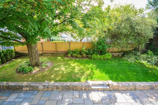 $4,695 | 404 Columbus Avenue, Unit LEFT SIDE, West Harrison, NY 10604