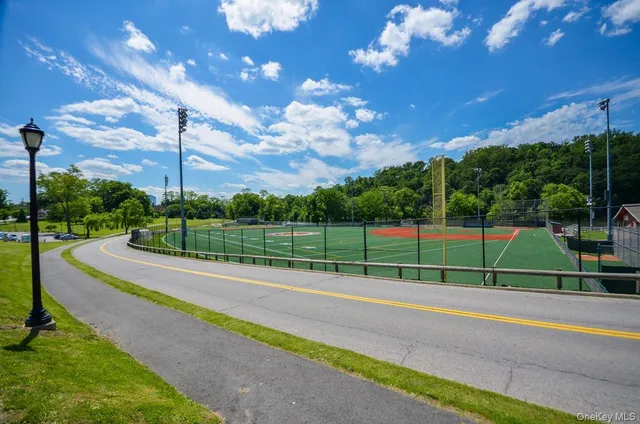 $4,695 | 404 Columbus Avenue, Unit LEFT SIDE, West Harrison, NY 10604