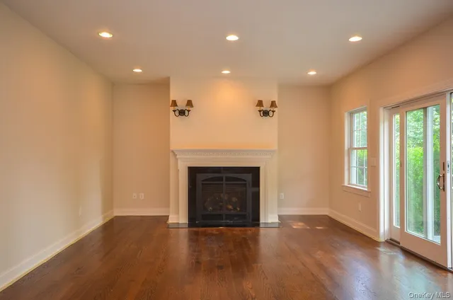 $4,695 | 404 Columbus Avenue, Unit LEFT SIDE, West Harrison, NY 10604