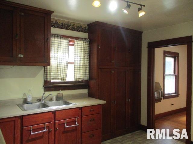 314 South Prairie Street Lacon, IL 61540 - Photo 4 of 19 Gallery Image 4