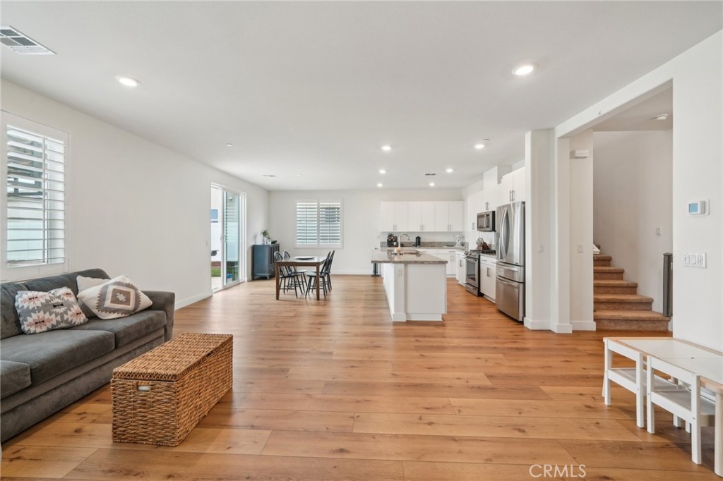 25695 Hallmark Circle Homeland, CA 92548 - Photo 4 of 38