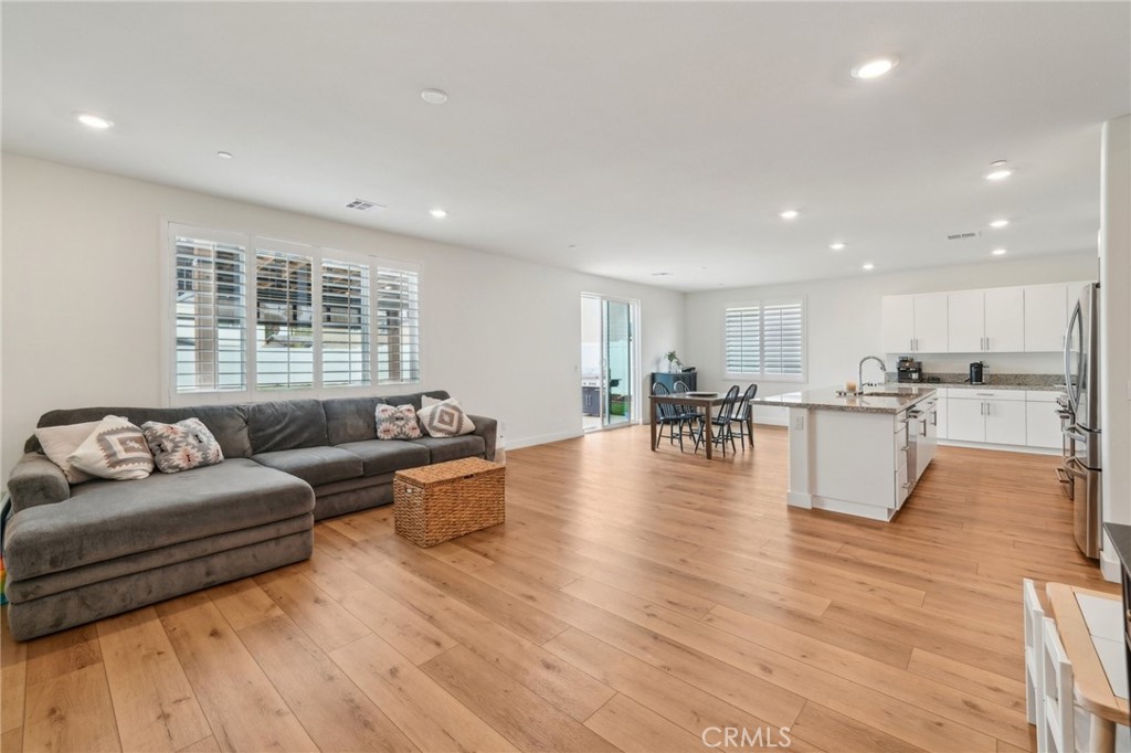 25695 Hallmark Circle Homeland, CA 92548 - Photo 5 of 38