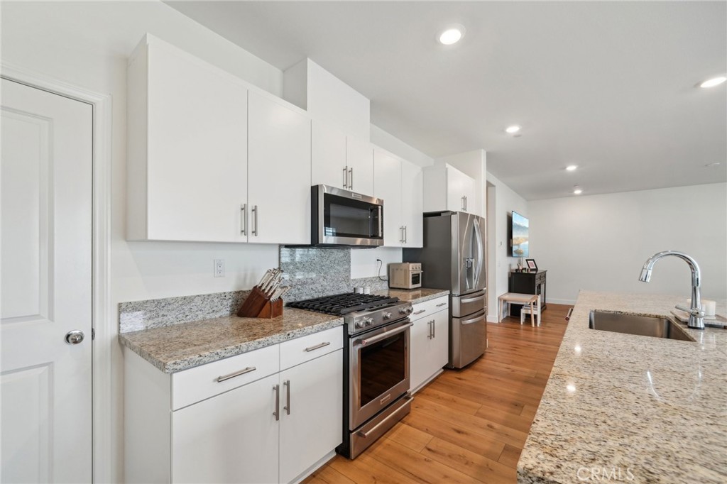 25695 Hallmark Circle Homeland, CA 92548 - Photo 8 of 38