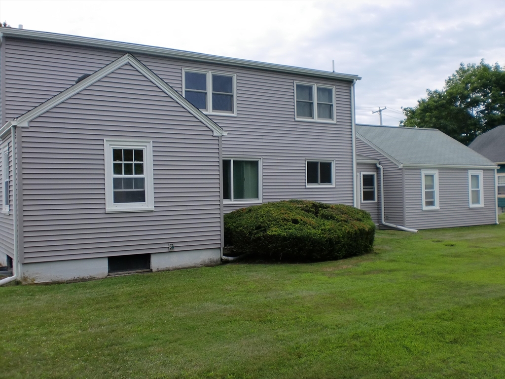 86 Rice Street Pawtucket, RI 02861 - Photo 6 of 24 Gallery Image 6