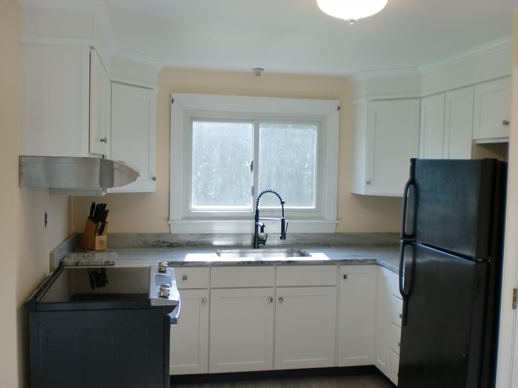 86 Rice Street Pawtucket, RI 02861 - Photo 10 of 24 Gallery Image 10